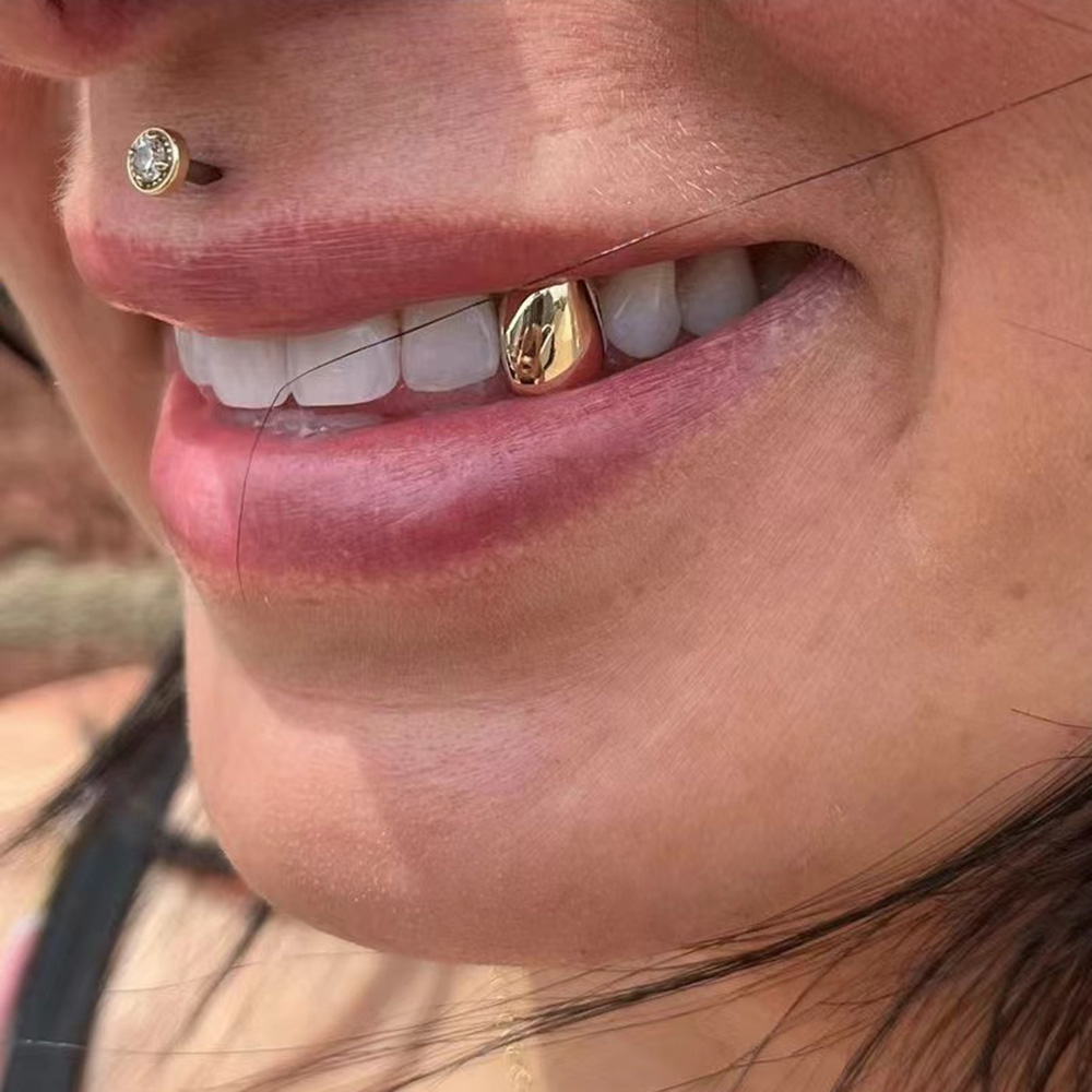 Body Jewelry Gold Plated - RACHELZ HipHop คลาสสิกฟันเดี่ยว Grillz Golden ฟันหมวกตกแต่ง