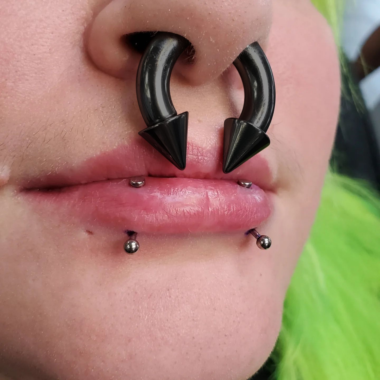 แหวนจมูกเหล็กกล้าผ่าตัดขนาดใหญ - Body Jewelry Gauge Sizes บทวิจารณ์และราคา